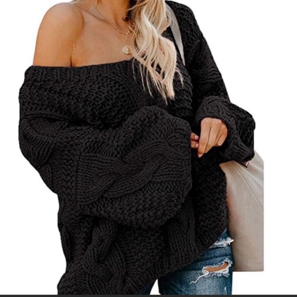 Beautiful woman sexy off shoulder loose sweater - Picture 2 of 5